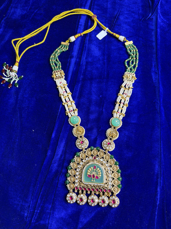 Traditional Kundan Necklace Set