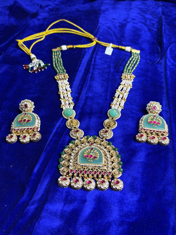 Traditional Kundan Necklace Set