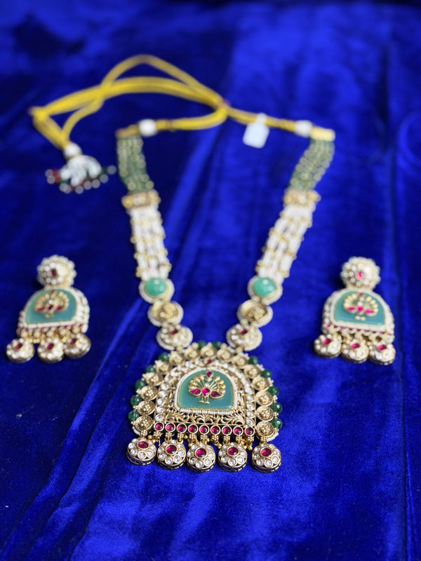 Traditional Kundan Necklace Set